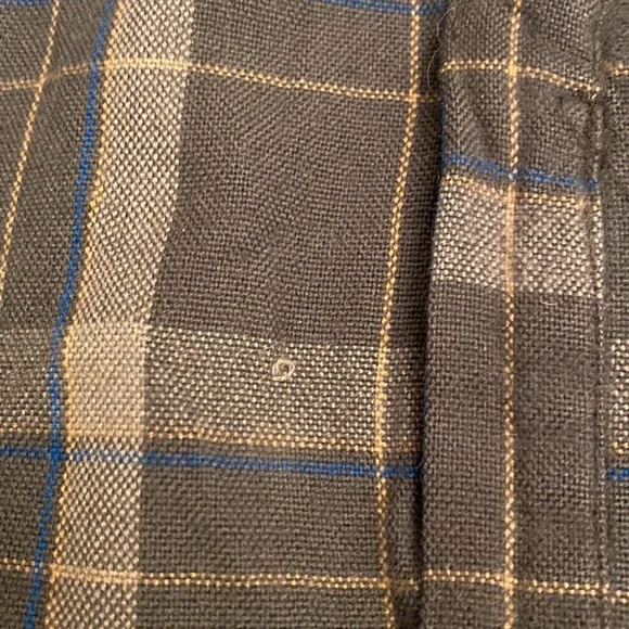 Men’s flannel like shirt. Double pocket placket front. Size XL. - Picture 7 of 9